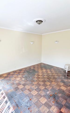 Casa à venda com 150m², 4 quartos e 3 vagas Casa à venda com 150m², 4 quartos e 3 vagasSala