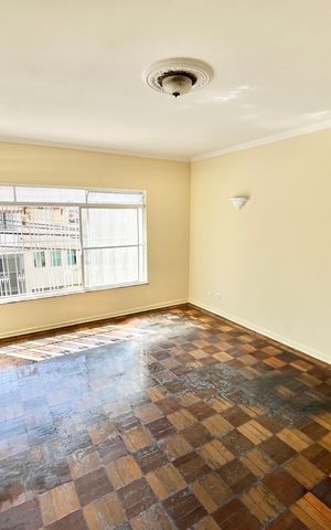 Casa à venda com 150m², 4 quartos e 3 vagas Casa à venda com 150m², 4 quartos e 3 vagasSala