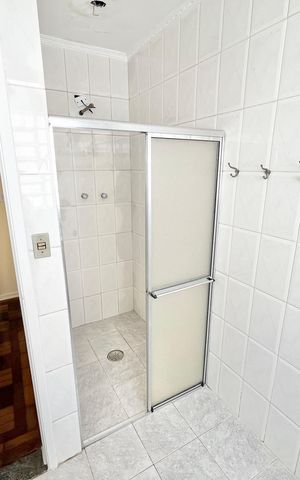 Casa à venda com 150m², 4 quartos e 3 vagas Casa à venda com 150m², 4 quartos e 3 vagasBanheiro social