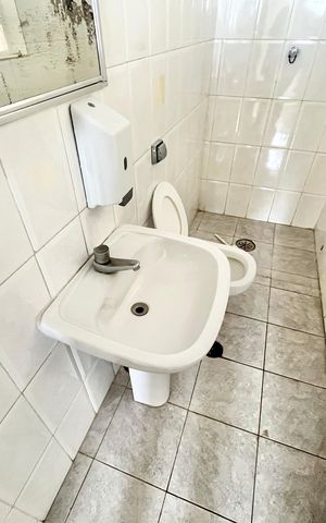 Casa à venda com 150m², 4 quartos e 3 vagas Casa à venda com 150m², 4 quartos e 3 vagasBanheiro de serviço