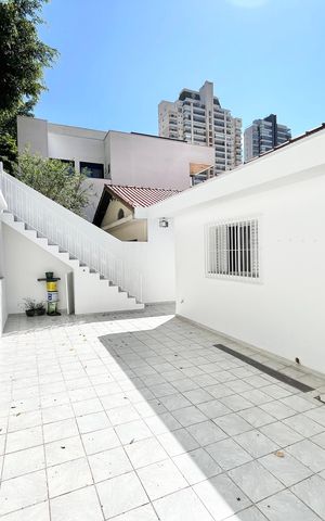 Casa à venda com 150m², 4 quartos e 3 vagas Casa à venda com 150m², 4 quartos e 3 vagasQuintal