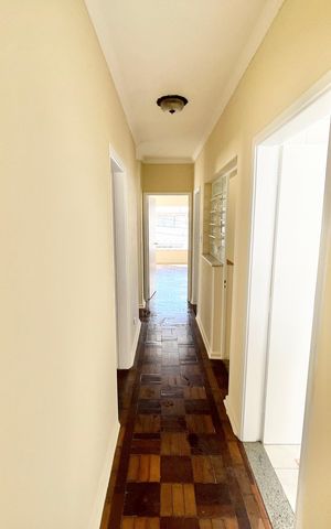 Casa à venda com 150m², 4 quartos e 3 vagas Casa à venda com 150m², 4 quartos e 3 vagasCorredor