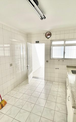 Casa à venda com 150m², 4 quartos e 3 vagas Casa à venda com 150m², 4 quartos e 3 vagasCozinha