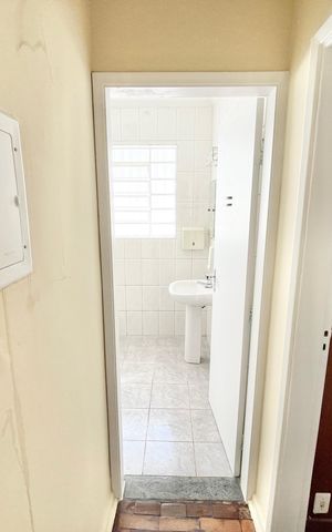 Casa à venda com 150m², 4 quartos e 3 vagas Casa à venda com 150m², 4 quartos e 3 vagasCorredor