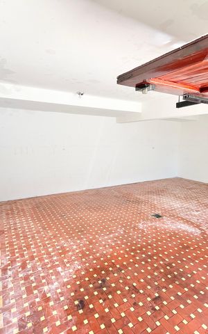 Casa à venda com 150m², 4 quartos e 3 vagas Casa à venda com 150m², 4 quartos e 3 vagasGaragem