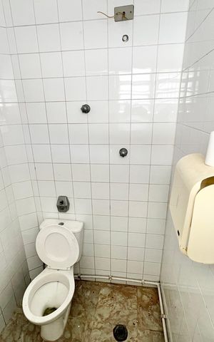 Casa à venda com 150m², 4 quartos e 3 vagas Casa à venda com 150m², 4 quartos e 3 vagasBanheiro de serviço