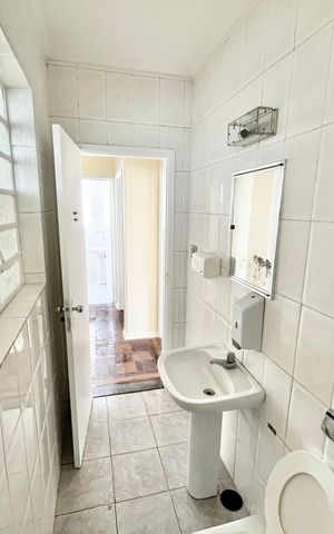 Casa à venda com 150m², 4 quartos e 3 vagas Casa à venda com 150m², 4 quartos e 3 vagasBanheiro de serviço