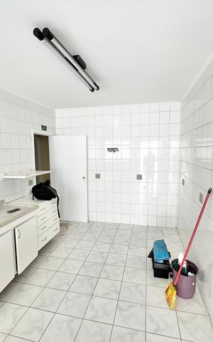 Casa à venda com 150m², 4 quartos e 3 vagas Casa à venda com 150m², 4 quartos e 3 vagasCozinha
