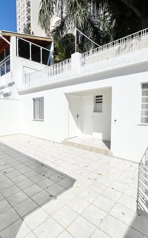 Casa à venda com 150m², 4 quartos e 3 vagas Casa à venda com 150m², 4 quartos e 3 vagasQuintal