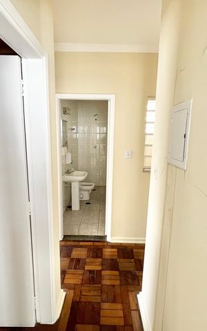 Casa à venda com 150m², 4 quartos e 3 vagas Casa à venda com 150m², 4 quartos e 3 vagasCorredor