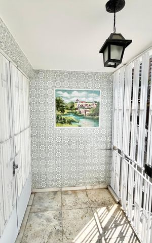 Casa à venda com 150m², 4 quartos e 3 vagas Casa à venda com 150m², 4 quartos e 3 vagasEntrada