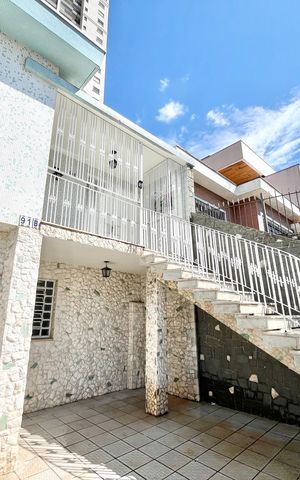 Casa à venda com 150m², 4 quartos e 3 vagas Casa à venda com 150m², 4 quartos e 3 vagasEntrada