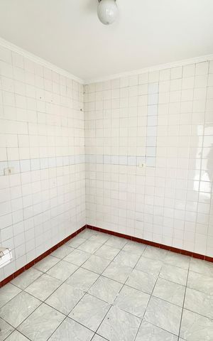 Casa à venda com 150m², 4 quartos e 3 vagas Casa à venda com 150m², 4 quartos e 3 vagasLavanderia