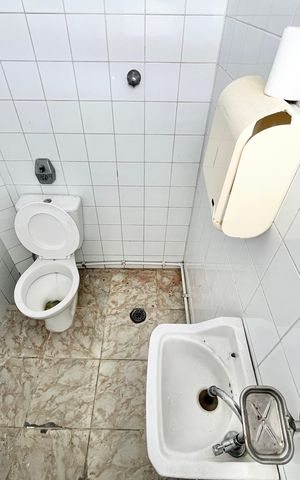 Casa à venda com 150m², 4 quartos e 3 vagas Casa à venda com 150m², 4 quartos e 3 vagasBanheiro de serviço