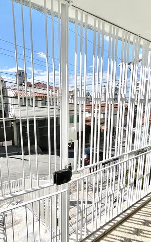 Casa à venda com 150m², 4 quartos e 3 vagas Casa à venda com 150m², 4 quartos e 3 vagasEntrada