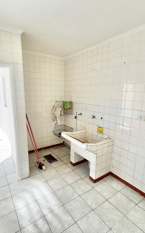 Casa à venda com 150m², 4 quartos e 3 vagas Casa à venda com 150m², 4 quartos e 3 vagasLavanderia