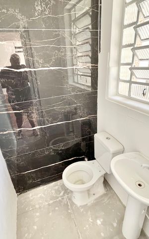 Casa à venda com 150m², 4 quartos e 3 vagas Casa à venda com 150m², 4 quartos e 3 vagasBanheiro Garagem