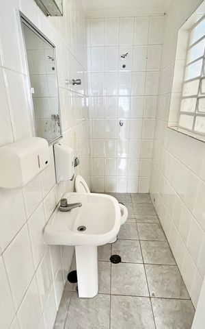 Casa à venda com 150m², 4 quartos e 3 vagas Casa à venda com 150m², 4 quartos e 3 vagasBanheiro de serviço