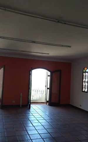 Casa para alugar com 500m², 3 quartos e 6 vagas Casa para alugar com 500m², 3 quartos e 6 vagasSala