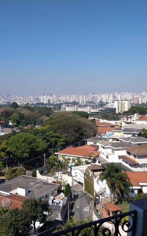 Casa para alugar com 500m², 3 quartos e 6 vagas Casa para alugar com 500m², 3 quartos e 6 vagasÁrea Comum
