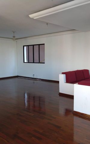 Casa para alugar com 500m², 3 quartos e 6 vagas Casa para alugar com 500m², 3 quartos e 6 vagasSala 2