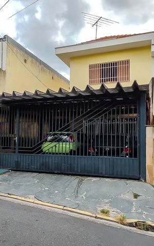 Casa à venda com 210m², 5 quartos e 2 vagasFachada