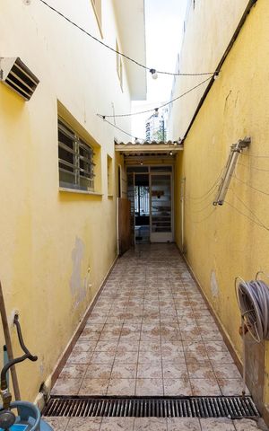 Casa à venda com 210m², 5 quartos e 2 vagasCorredor Lateral