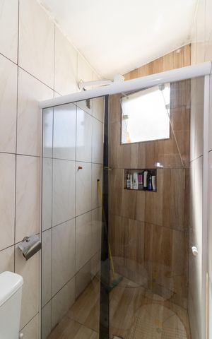 Casa de condomínio para alugar com 110m², 3 quartos e 1 vaga Casa de condomínio para alugar com 110m², 3 quartos e 1 vagaBanheiro da Suíte