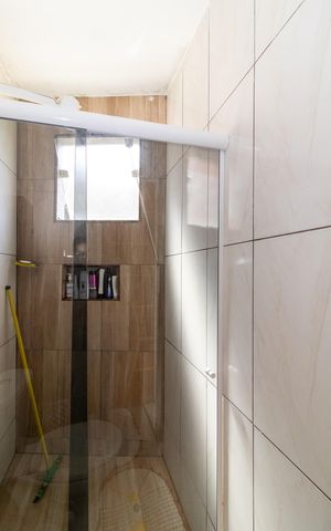 Casa de condomínio para alugar com 110m², 3 quartos e 1 vaga Casa de condomínio para alugar com 110m², 3 quartos e 1 vagaBanheiro da Suíte