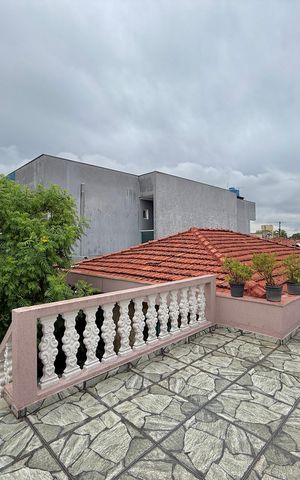 Casa à venda com 304m², 2 quartos e 4 vagas Casa à venda com 304m², 2 quartos e 4 vagasVaranda