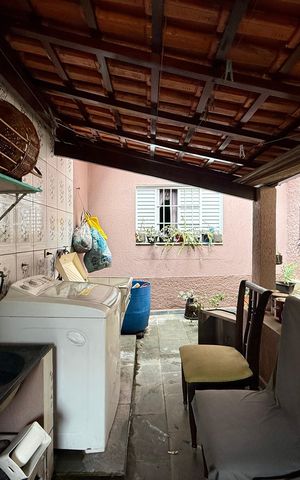 Casa à venda com 304m², 2 quartos e 4 vagas Casa à venda com 304m², 2 quartos e 4 vagasArea de Serviço