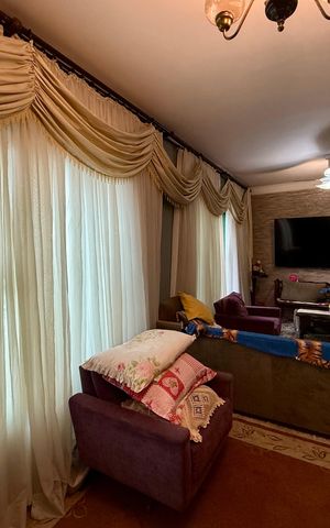 Casa à venda com 304m², 2 quartos e 4 vagas Casa à venda com 304m², 2 quartos e 4 vagasSala
