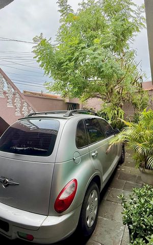 Casa à venda com 304m², 2 quartos e 4 vagas Casa à venda com 304m², 2 quartos e 4 vagasGaragem