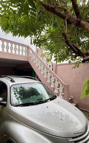 Casa à venda com 304m², 2 quartos e 4 vagas Casa à venda com 304m², 2 quartos e 4 vagasGaragem