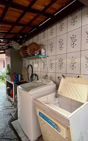 Casa à venda com 304m², 2 quartos e 4 vagas Casa à venda com 304m², 2 quartos e 4 vagasArea de Serviço