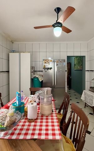 Casa à venda com 304m², 2 quartos e 4 vagas Casa à venda com 304m², 2 quartos e 4 vagasCozinha