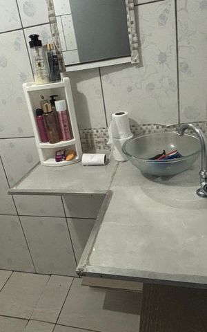 Casa à venda com 50m², 4 quartos e 1 vagaBanheiro casa 1 