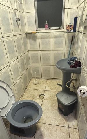 Casa à venda com 50m², 4 quartos e 1 vagaKitnet 2- Banheiro 