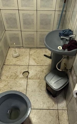 Casa à venda com 50m², 4 quartos e 1 vagaKitnet 2- Banheiro 