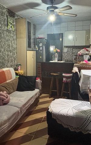 Casa à venda com 50m², 4 quartos e 1 vagaCasa 2 - Sala