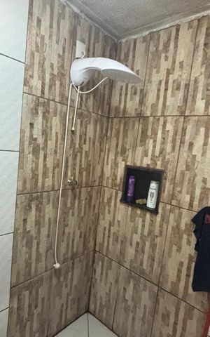Casa à venda com 50m², 4 quartos e 1 vagaKitnet 1 - Banheiro 