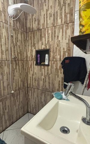 Casa à venda com 50m², 4 quartos e 1 vagaKitnet 1 - Banheiro 