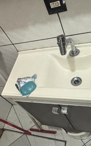 Casa à venda com 50m², 4 quartos e 1 vagaKitnet 1 - Banheiro 