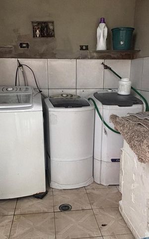 Casa à venda com 50m², 4 quartos e 1 vagaÁrea de serviço/convivência ( comum) 