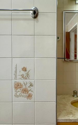 Apartamento à venda com 74m², 2 quartos e 1 vaga Apartamento à venda com 74m², 2 quartos e 1 vagaBanheiro