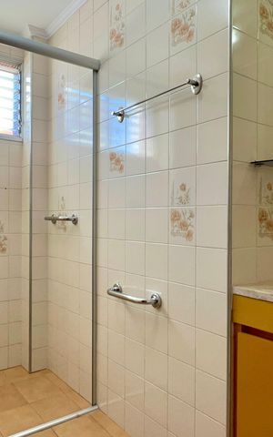 Apartamento à venda com 74m², 2 quartos e 1 vaga Apartamento à venda com 74m², 2 quartos e 1 vagaBanheiro