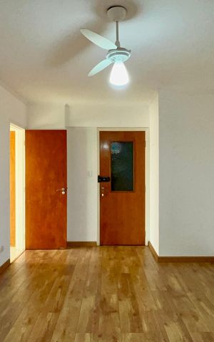 Apartamento à venda com 74m², 2 quartos e 1 vaga Apartamento à venda com 74m², 2 quartos e 1 vagaSala