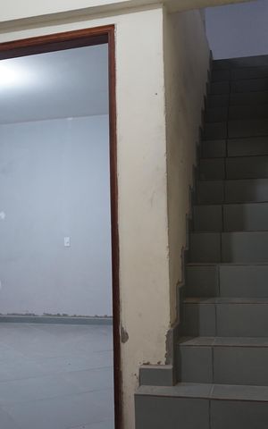 Casa à venda com 250m², 2 quartos e 1 vagaEscada