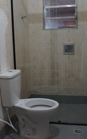 Casa à venda com 250m², 2 quartos e 1 vagaBanheiro 2