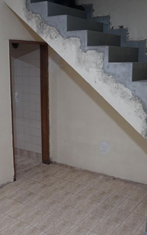 Casa à venda com 250m², 2 quartos e 1 vagaSala